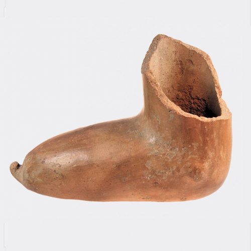 West Asian boot-shaped burnished pottery rhyton