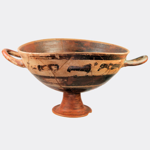 Greek Attic black figure cup with lion and dog decoration